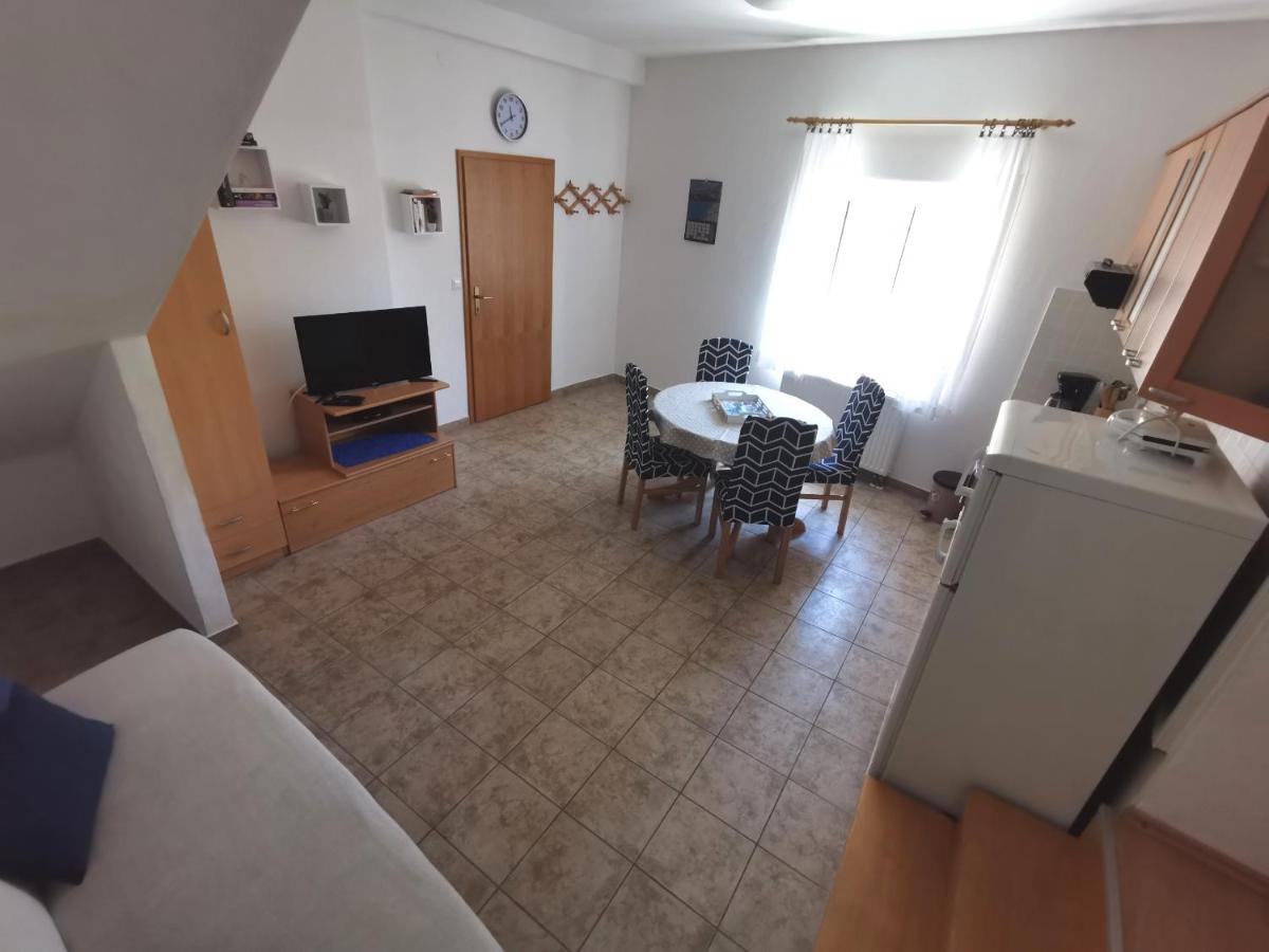 חוואר Apartman Pod Forticu מראה חיצוני תמונה